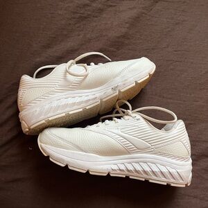 Brooks White Sneakers